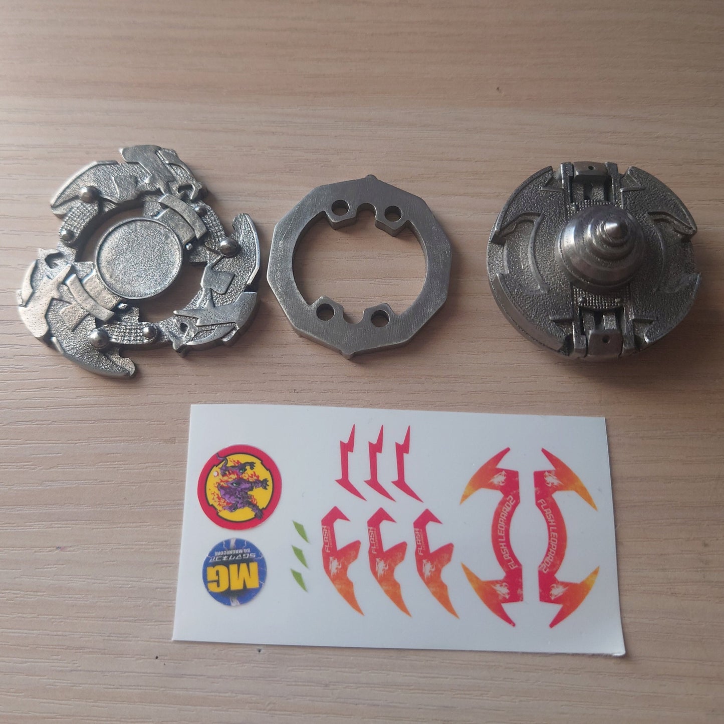 FULL METAL Beyblade Flash Leopard 2 (Stainless steel)