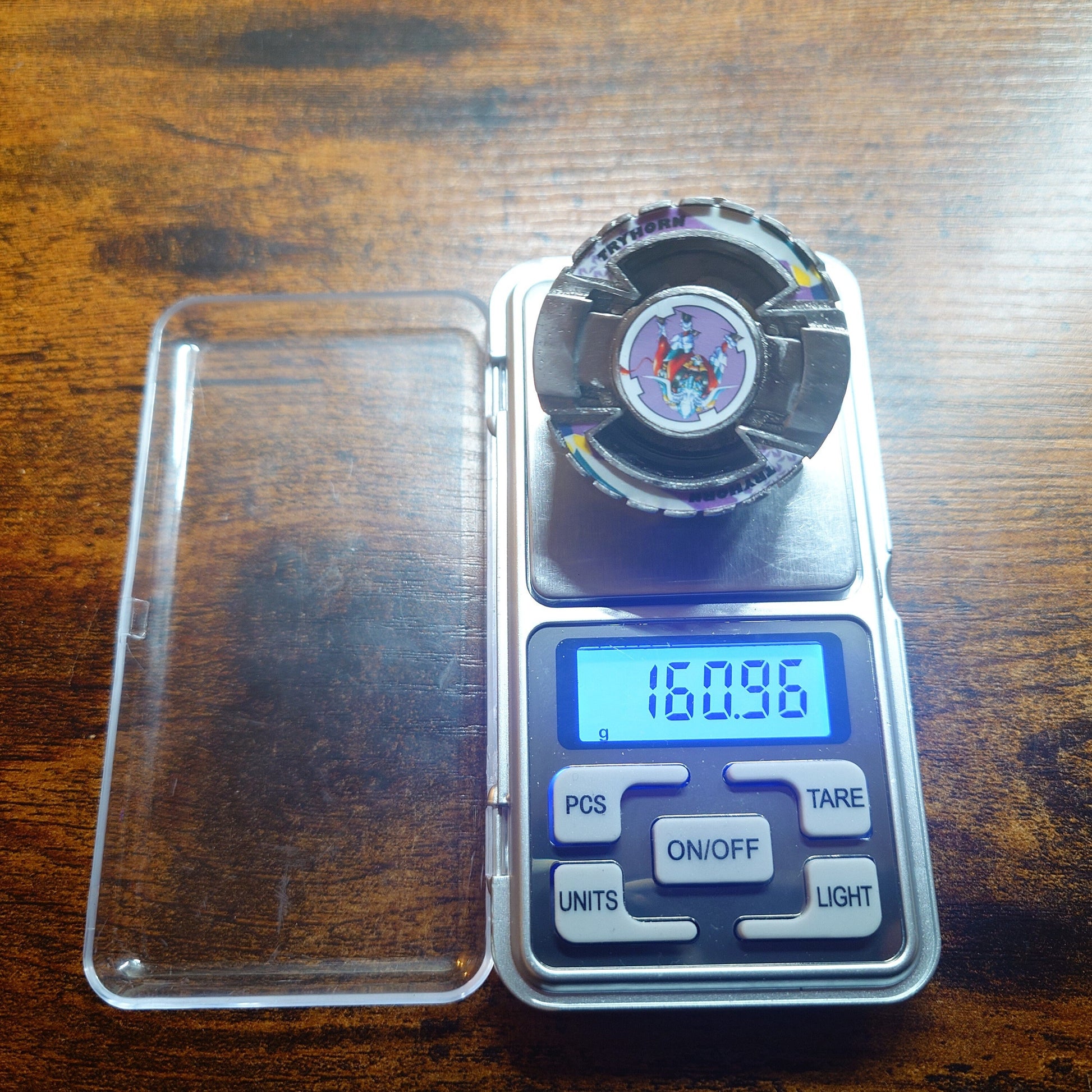 FULL METAL Beyblade Tryhorn (Stainless steel)